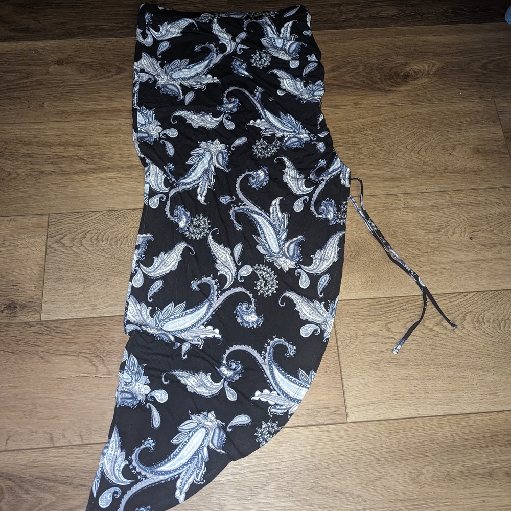 3/$16 Suzy Shier Paisley Women's Skirt With Slit Blue